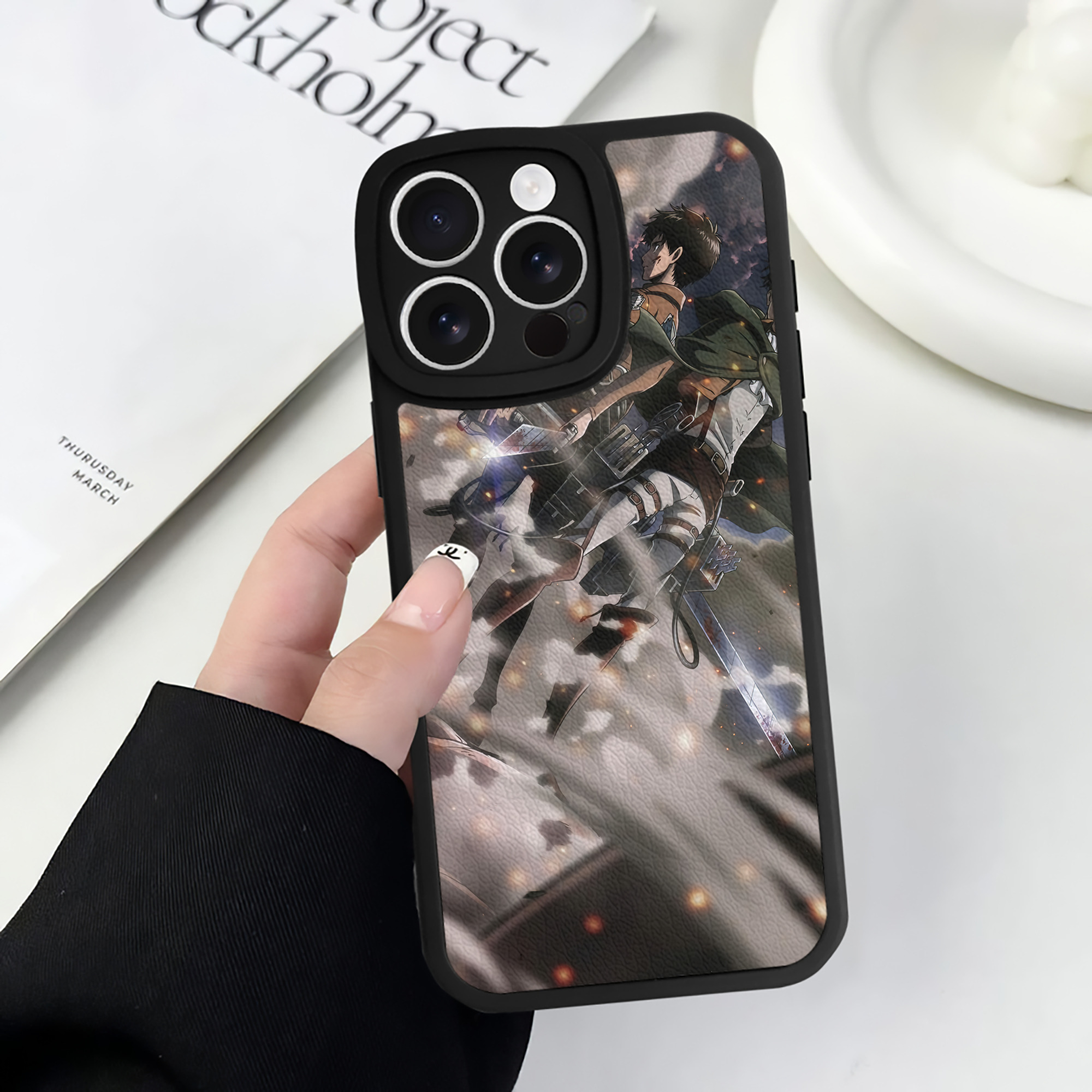 （画像用） 進撃の巨人 Attack on Titan 【iPhone 16シリーズ対応】シリコンスマホケース（レザー調） 材質：シリコン